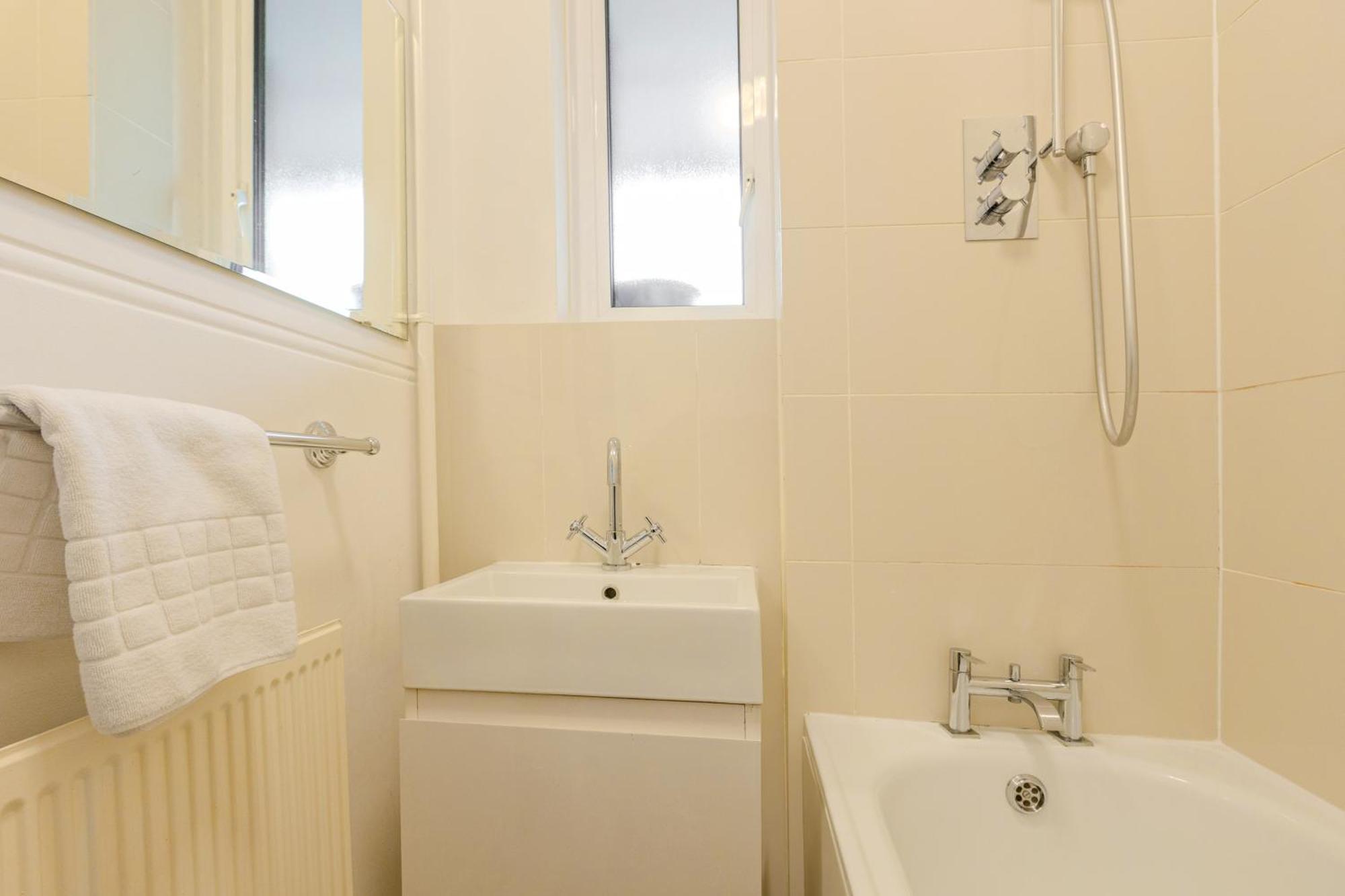 Bright Modern 1 Bedroom Flat, 5 Min To Vauxhall St 런던 외부 사진